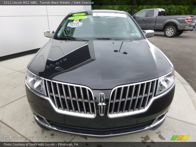 Tuxedo Black Metallic / Dark Charcoal 2011 Lincoln MKZ AWD