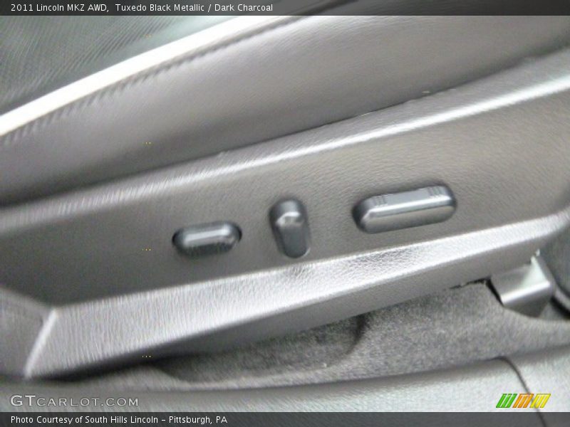 Tuxedo Black Metallic / Dark Charcoal 2011 Lincoln MKZ AWD