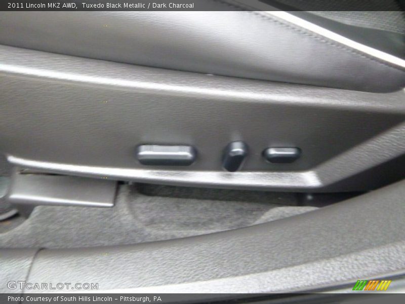 Tuxedo Black Metallic / Dark Charcoal 2011 Lincoln MKZ AWD