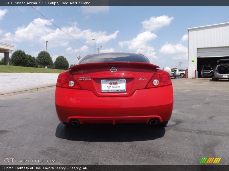 Red Alert / Blond 2010 Nissan Altima 2.5 S Coupe
