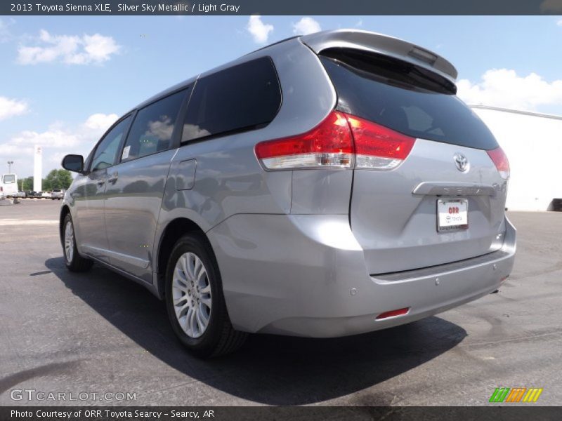 Silver Sky Metallic / Light Gray 2013 Toyota Sienna XLE
