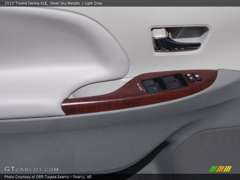 Silver Sky Metallic / Light Gray 2013 Toyota Sienna XLE