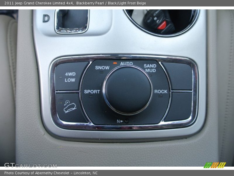 Blackberry Pearl / Black/Light Frost Beige 2011 Jeep Grand Cherokee Limited 4x4