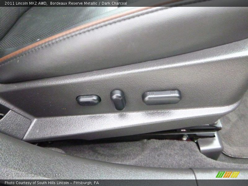 Bordeaux Reserve Metallic / Dark Charcoal 2011 Lincoln MKZ AWD
