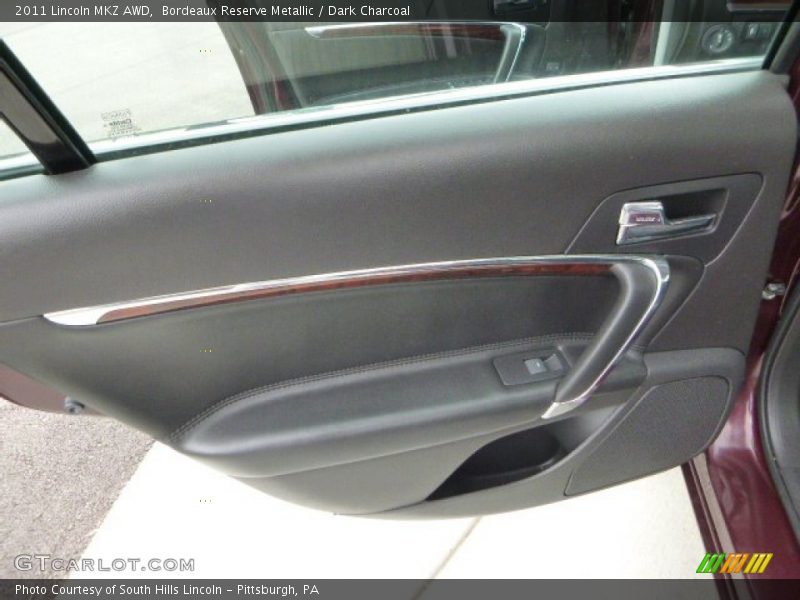 Bordeaux Reserve Metallic / Dark Charcoal 2011 Lincoln MKZ AWD