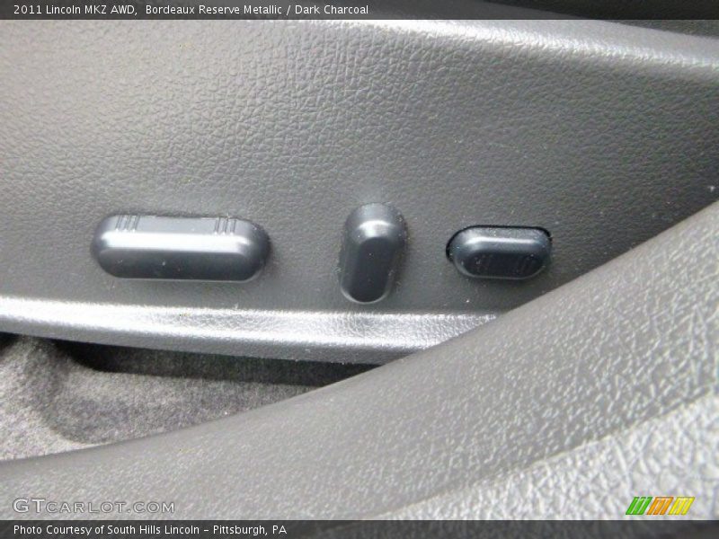 Bordeaux Reserve Metallic / Dark Charcoal 2011 Lincoln MKZ AWD