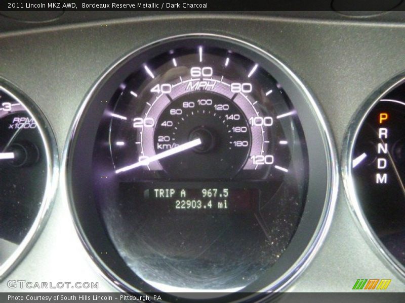 Bordeaux Reserve Metallic / Dark Charcoal 2011 Lincoln MKZ AWD