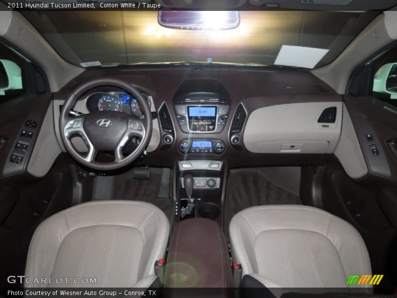 Dashboard of 2011 Tucson Limited