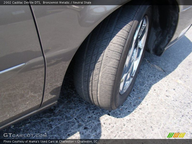 Bronzemist Metallic / Neutral Shale 2002 Cadillac DeVille DTS