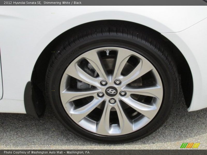 Shimmering White / Black 2012 Hyundai Sonata SE