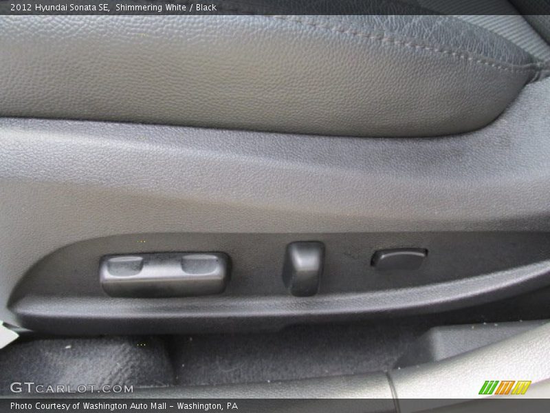 Shimmering White / Black 2012 Hyundai Sonata SE