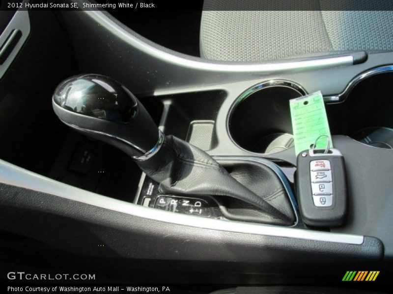 Shimmering White / Black 2012 Hyundai Sonata SE