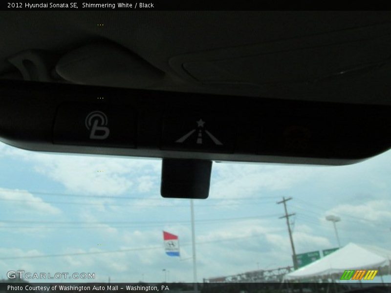 Shimmering White / Black 2012 Hyundai Sonata SE