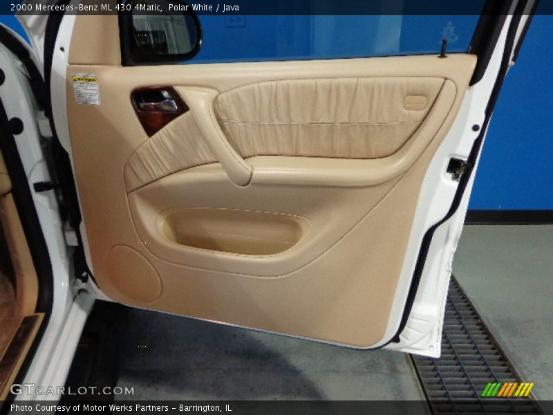 Polar White / Java 2000 Mercedes-Benz ML 430 4Matic