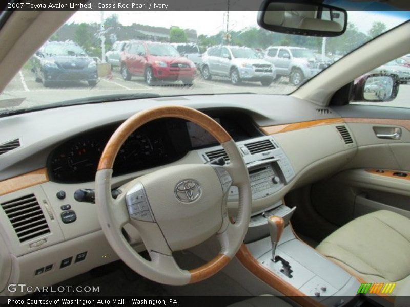 Dashboard of 2007 Avalon Limited