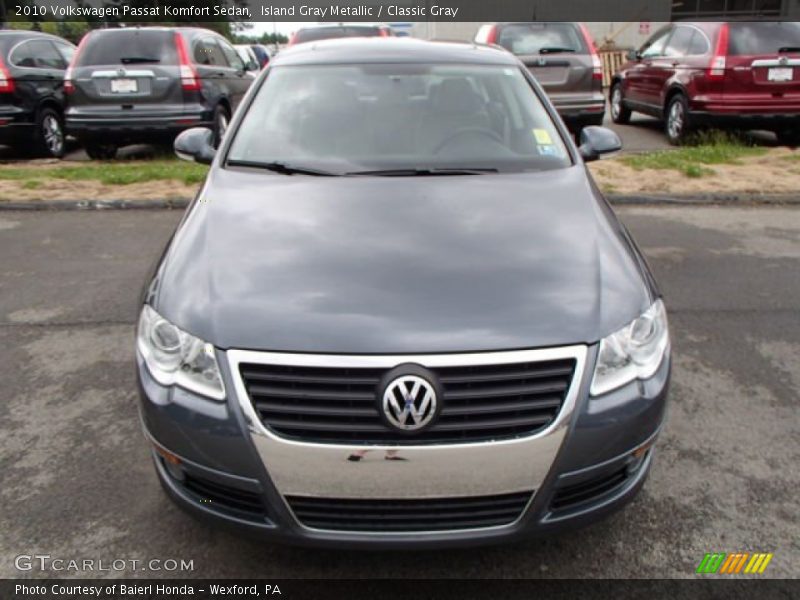 Front 3/4 View of 2010 Passat Komfort Sedan