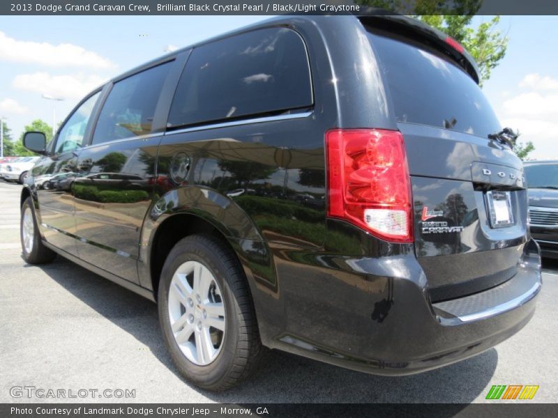 Brilliant Black Crystal Pearl / Black/Light Graystone 2013 Dodge Grand Caravan Crew