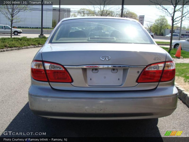 Titanium / Black 2000 Infiniti I 30