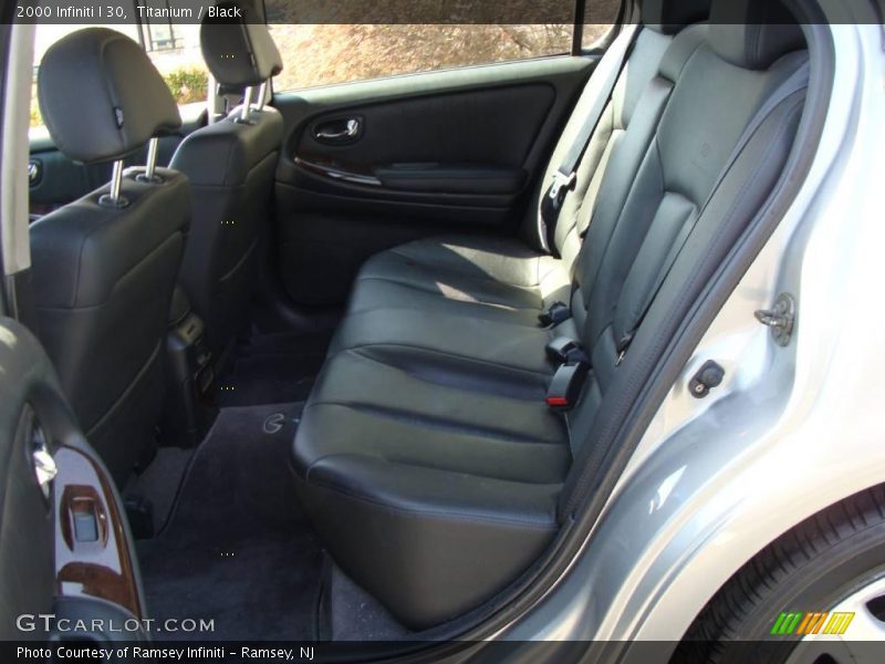 Titanium / Black 2000 Infiniti I 30