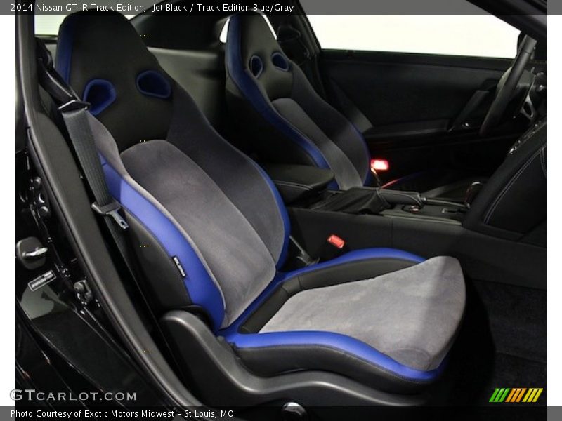 Front Seat of 2014 GT-R Track Edition