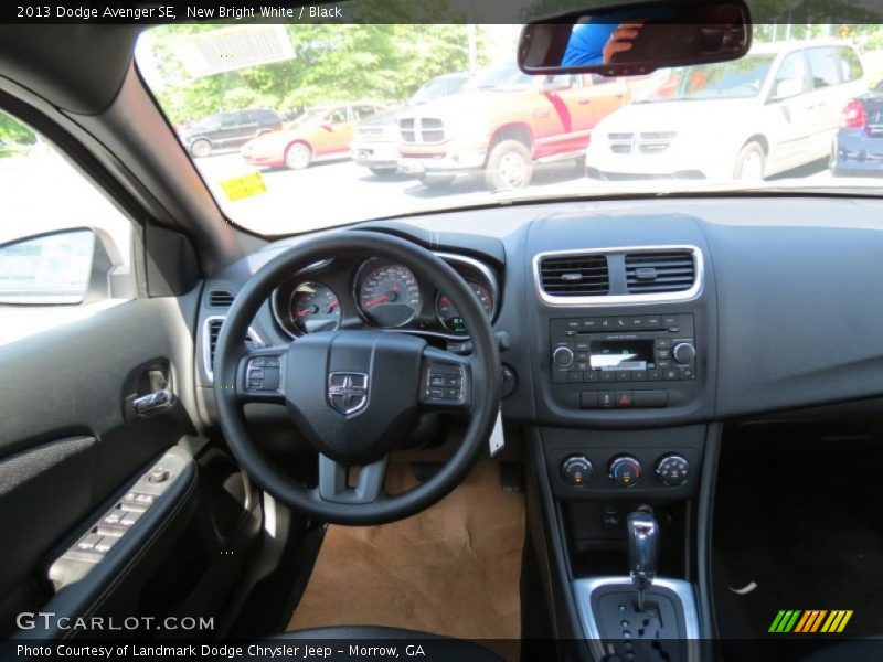 New Bright White / Black 2013 Dodge Avenger SE