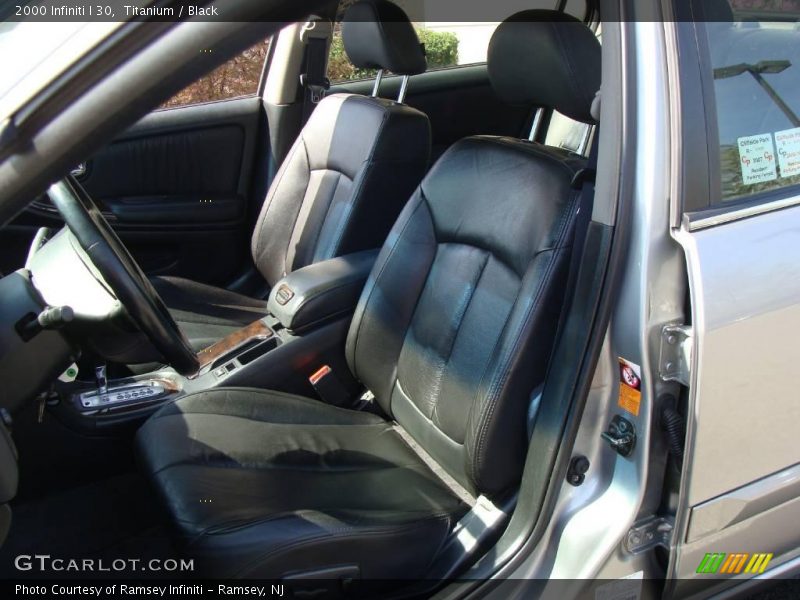 Titanium / Black 2000 Infiniti I 30