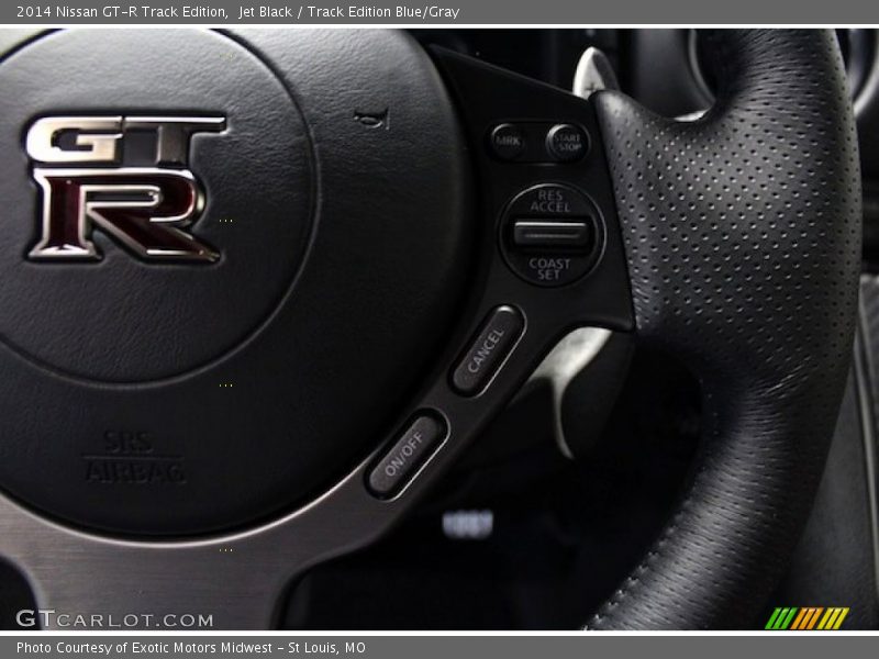 Controls of 2014 GT-R Track Edition