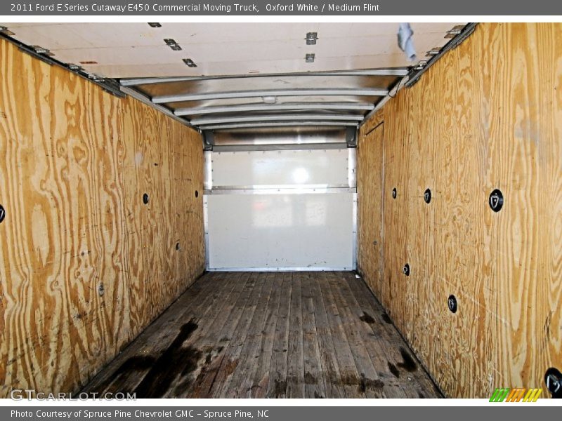  2011 E Series Cutaway E450 Commercial Moving Truck Trunk