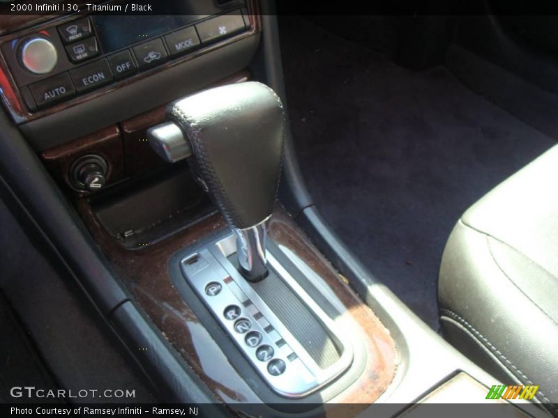 Titanium / Black 2000 Infiniti I 30