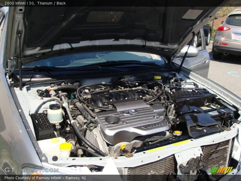 Titanium / Black 2000 Infiniti I 30