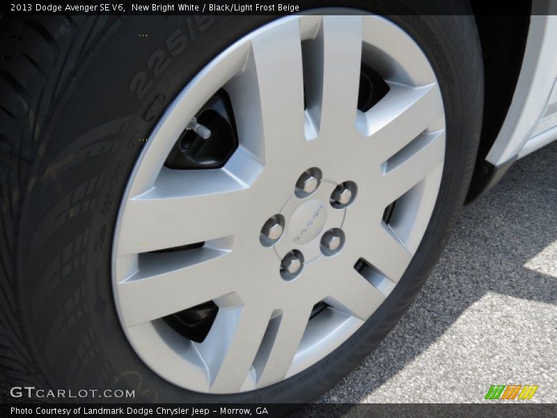 New Bright White / Black/Light Frost Beige 2013 Dodge Avenger SE V6
