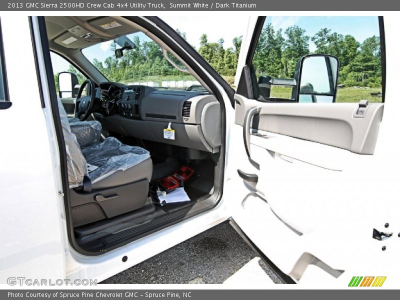 Summit White / Dark Titanium 2013 GMC Sierra 2500HD Crew Cab 4x4 Utility Truck