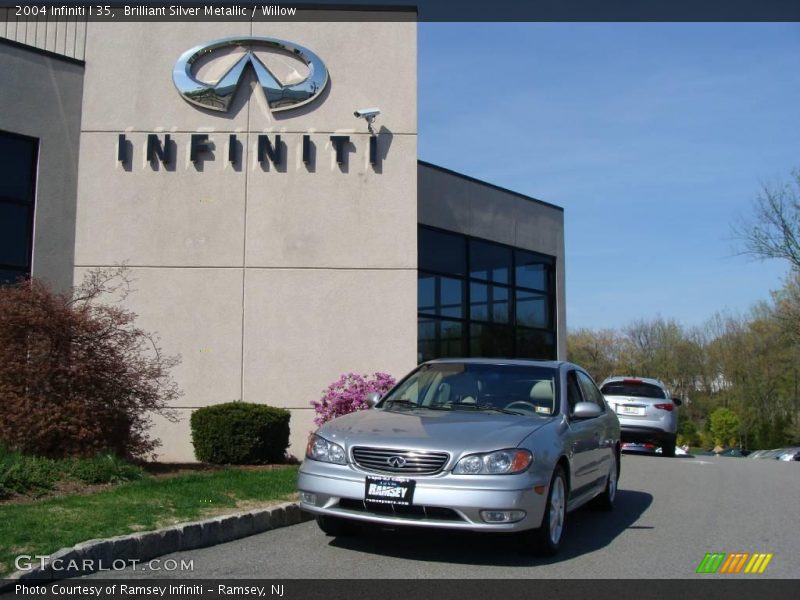 Brilliant Silver Metallic / Willow 2004 Infiniti I 35