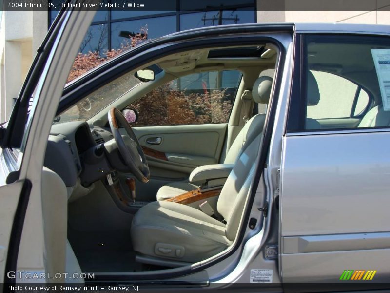 Brilliant Silver Metallic / Willow 2004 Infiniti I 35