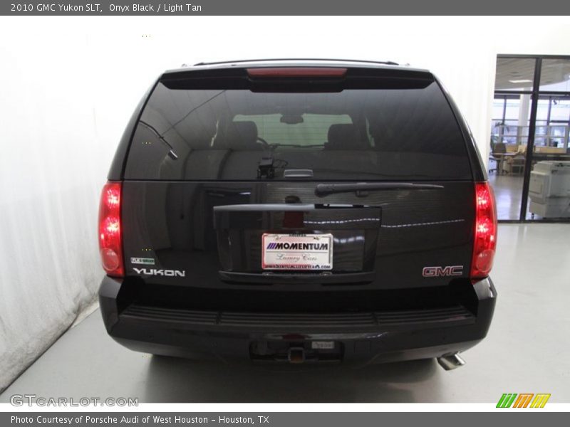 Onyx Black / Light Tan 2010 GMC Yukon SLT