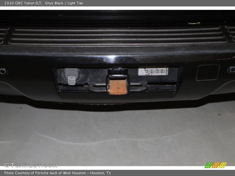 Onyx Black / Light Tan 2010 GMC Yukon SLT