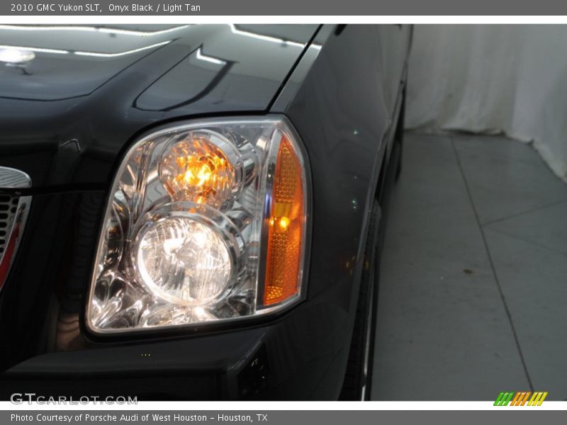 Onyx Black / Light Tan 2010 GMC Yukon SLT