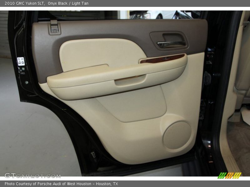 Onyx Black / Light Tan 2010 GMC Yukon SLT