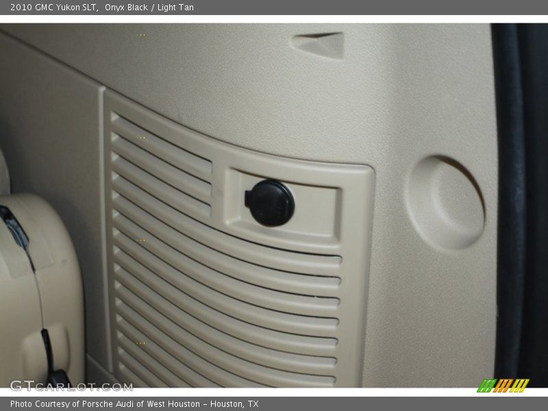 Onyx Black / Light Tan 2010 GMC Yukon SLT
