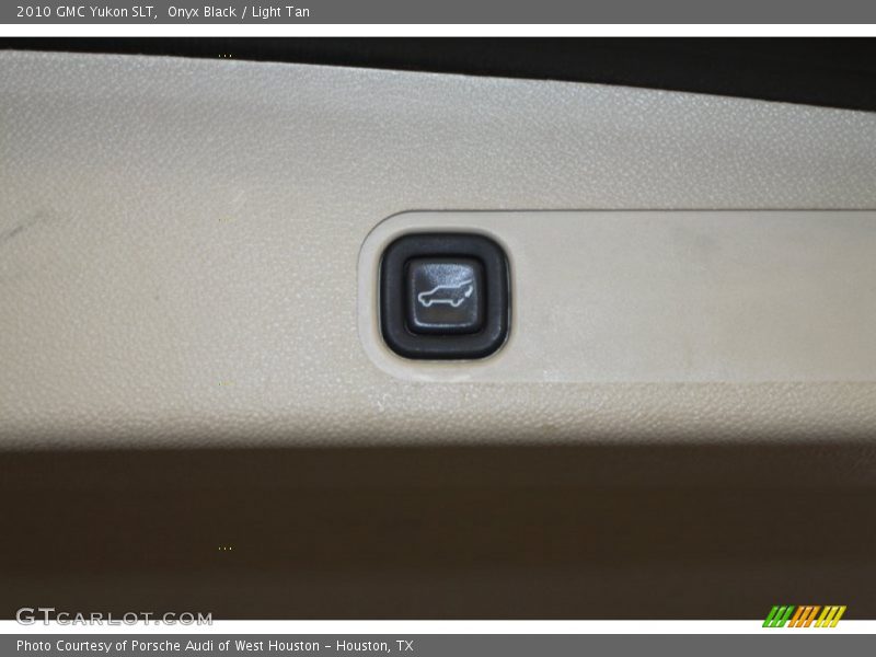 Onyx Black / Light Tan 2010 GMC Yukon SLT