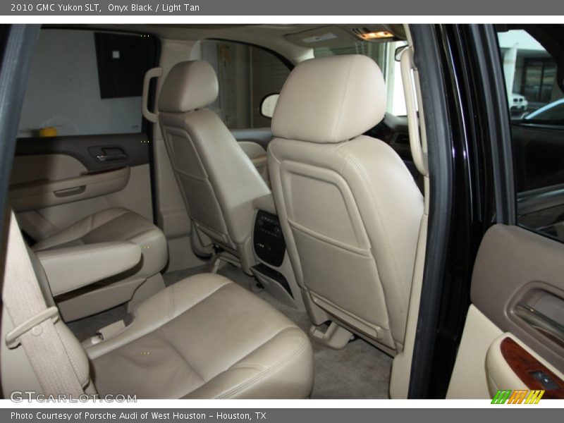 Onyx Black / Light Tan 2010 GMC Yukon SLT