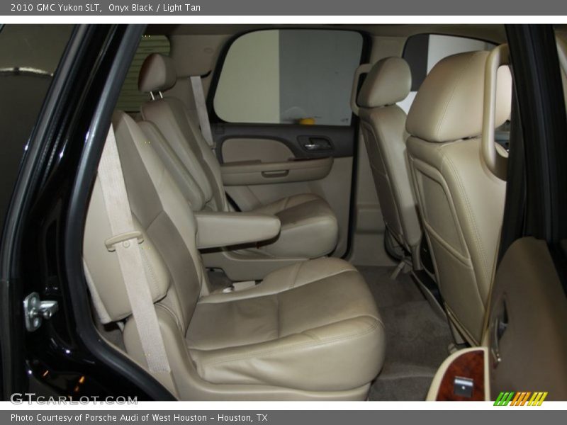 Onyx Black / Light Tan 2010 GMC Yukon SLT