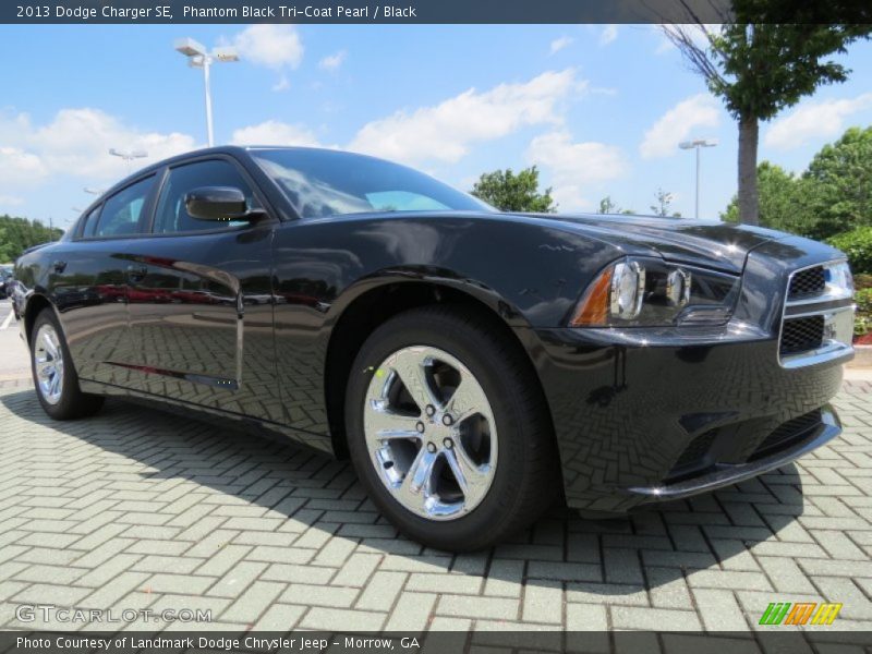 Front 3/4 View of 2013 Charger SE