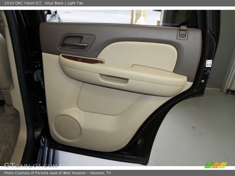Onyx Black / Light Tan 2010 GMC Yukon SLT