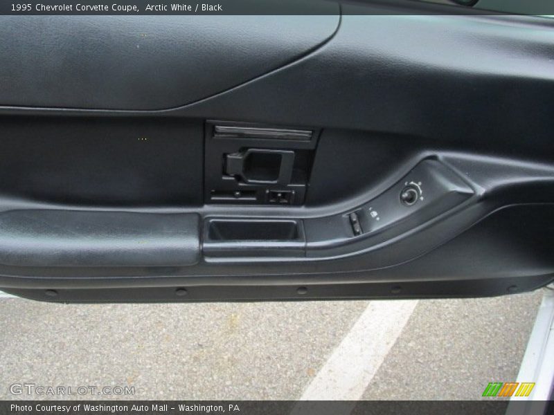 Arctic White / Black 1995 Chevrolet Corvette Coupe