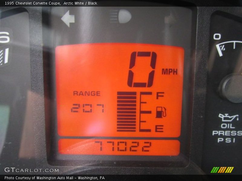 Arctic White / Black 1995 Chevrolet Corvette Coupe