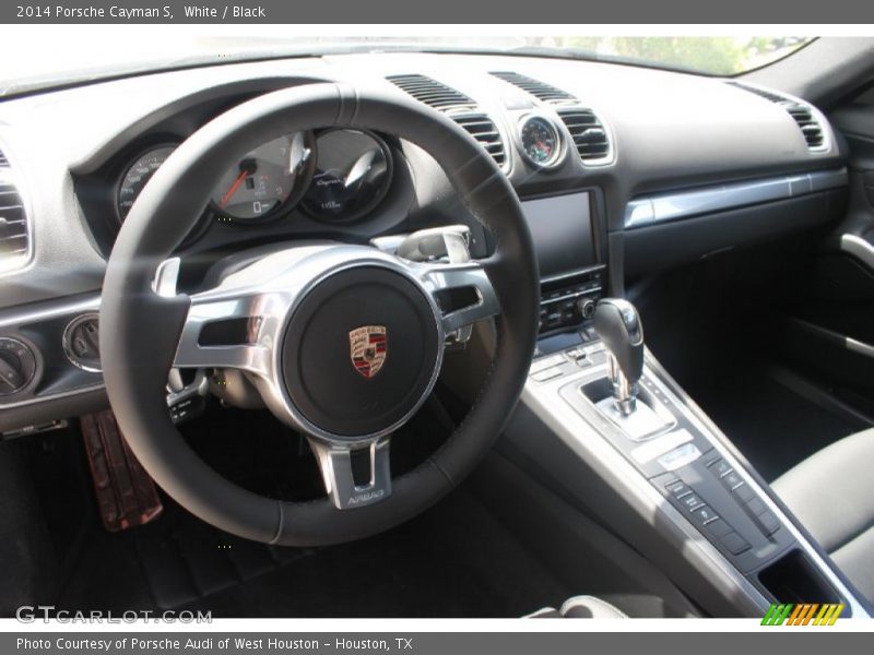 Dashboard of 2014 Cayman S