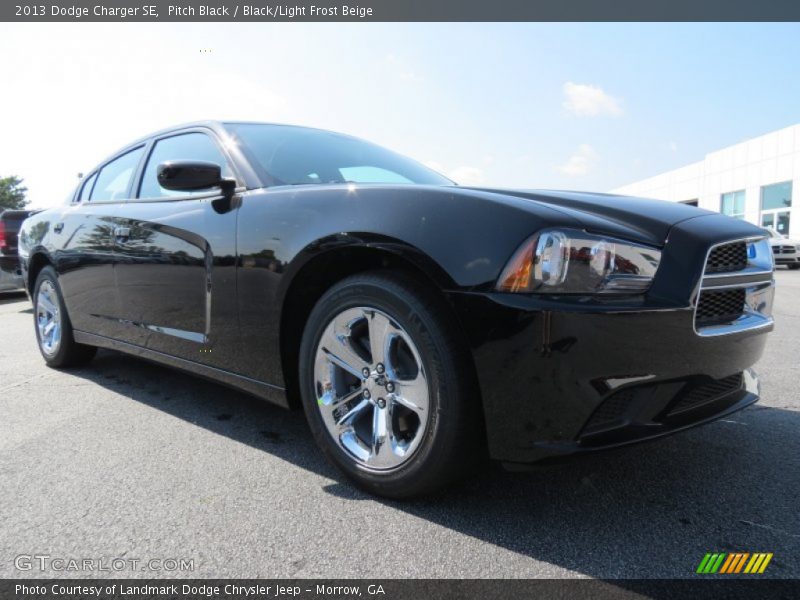 Pitch Black / Black/Light Frost Beige 2013 Dodge Charger SE