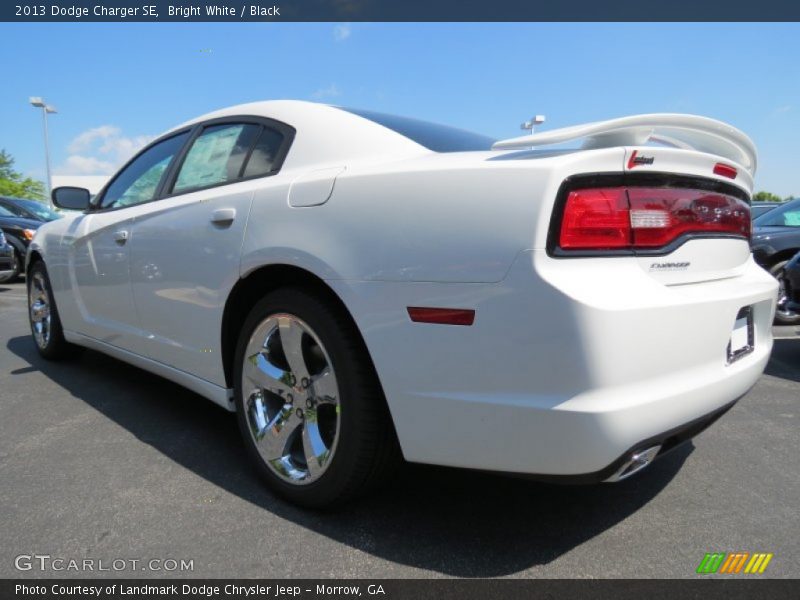 Bright White / Black 2013 Dodge Charger SE