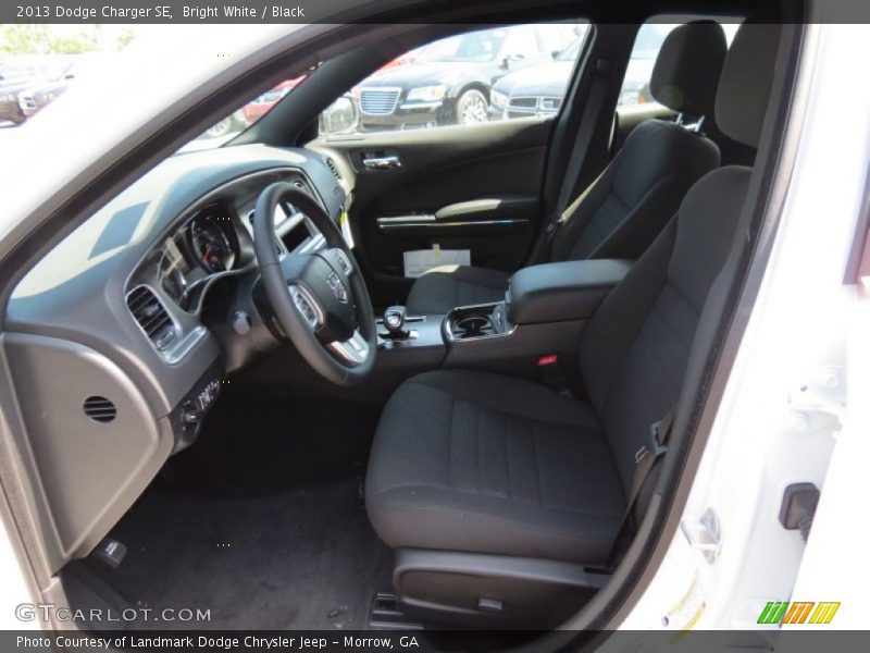 Bright White / Black 2013 Dodge Charger SE